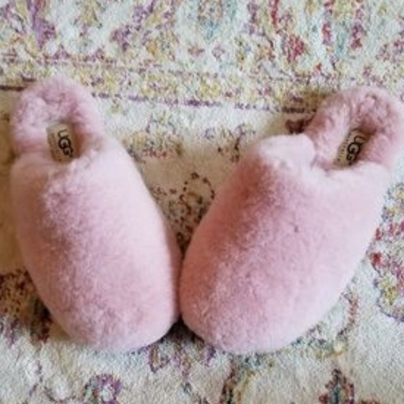baby pink ugg slippers